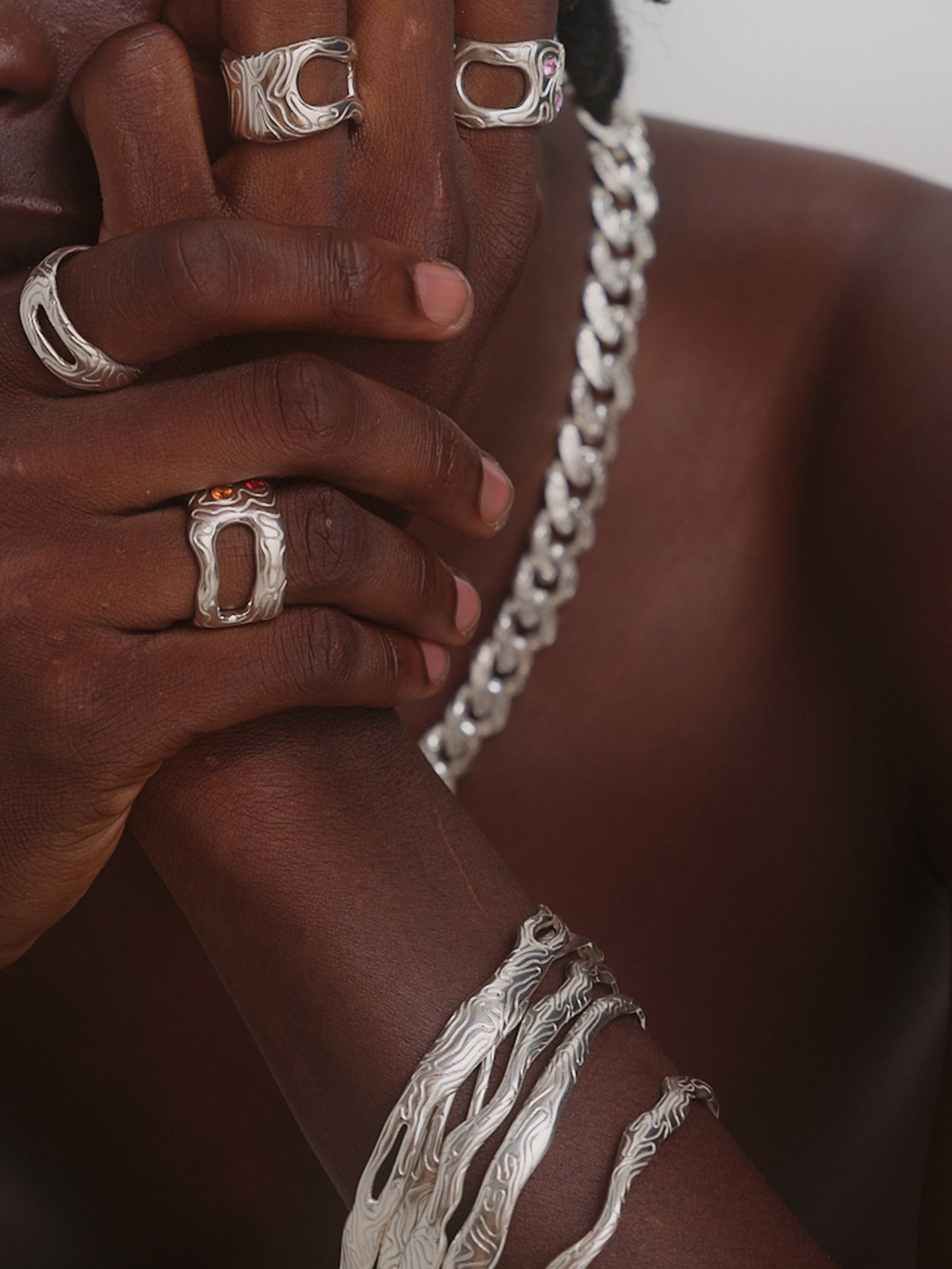 Globe Ring