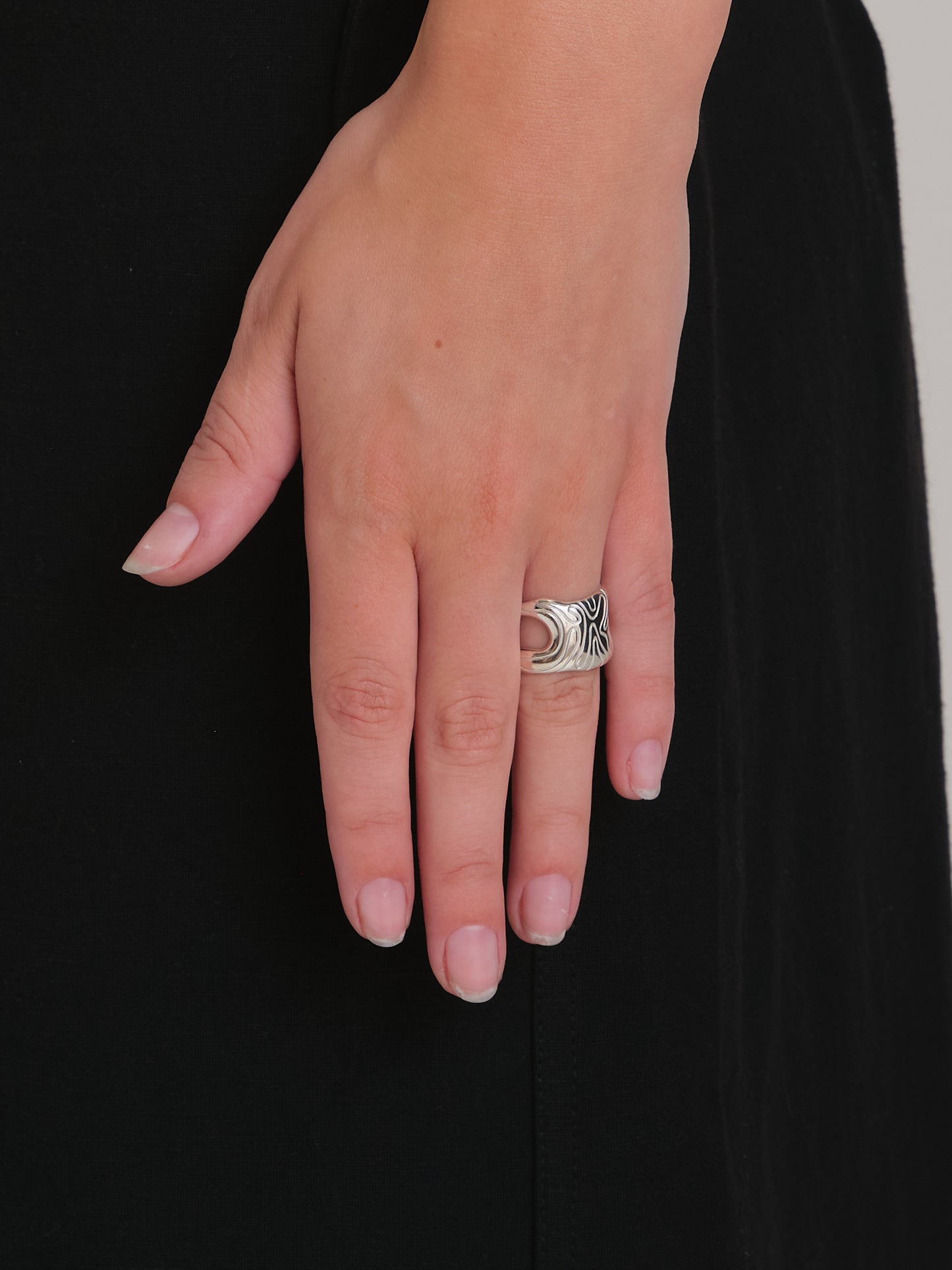 Globe Ring 02