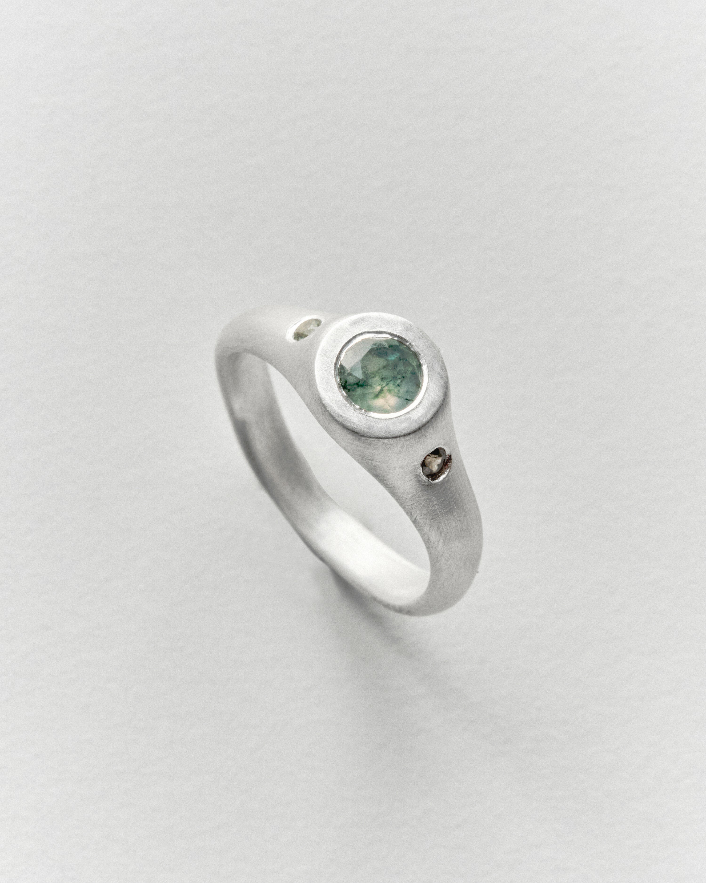 Moss Signet
